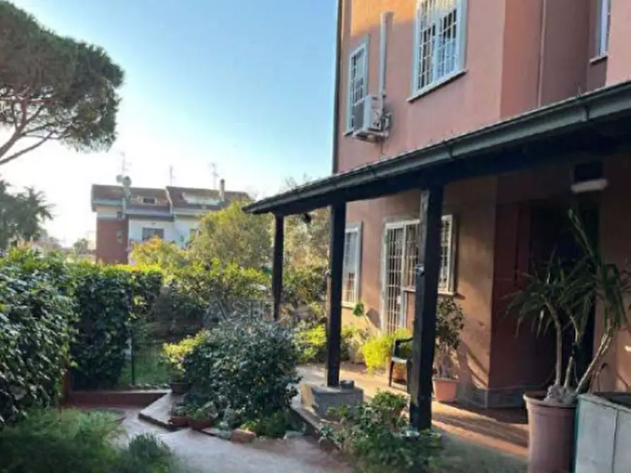 Immagine 1 di Appartamento in vendita  in Via Tespi a Roma