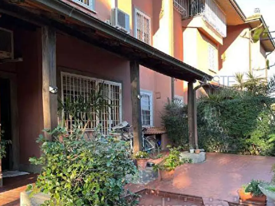 Immagine 4 di Appartamento in vendita  in Via Tespi a Roma
