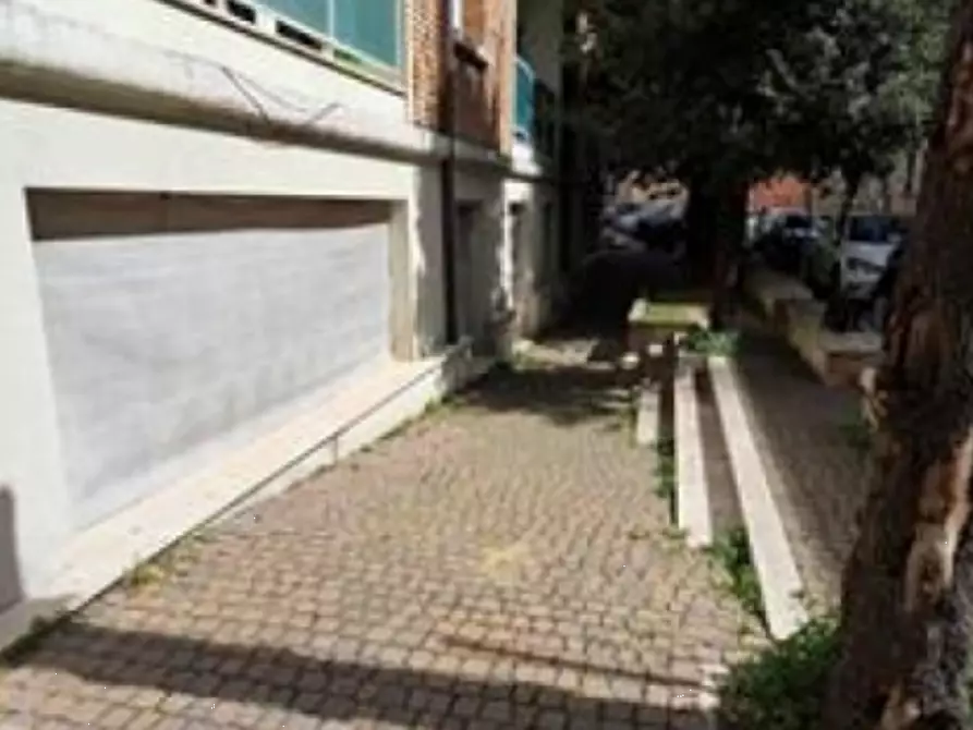 Immagine 1 di Negozio in vendita  in Via Nolfi a Fano