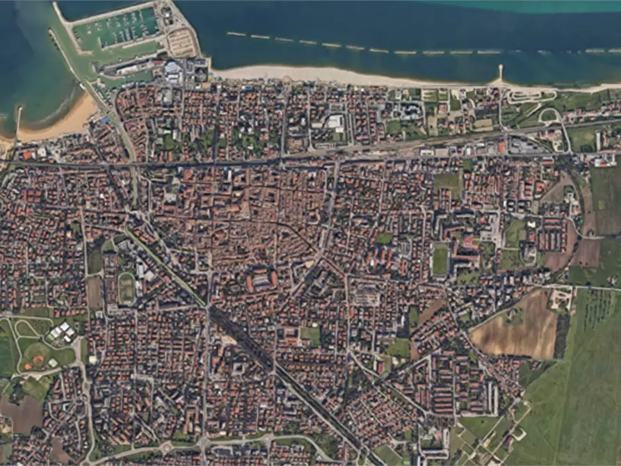 Immagine 7 di Negozio in vendita  in Via Nolfi a Fano