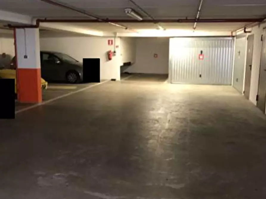 Immagine 5 di Posto auto in vendita  in Via Francesco Daverio a Forli'