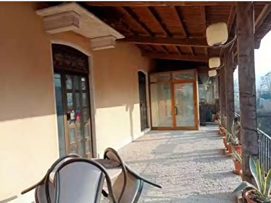 Immagine 5 di Negozio in vendita  in Via Chiesuola a Grezzana