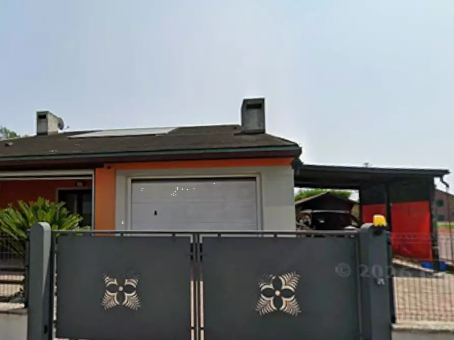 Immagine 13 di Villa in vendita  in Via Aldo Moro a Goro