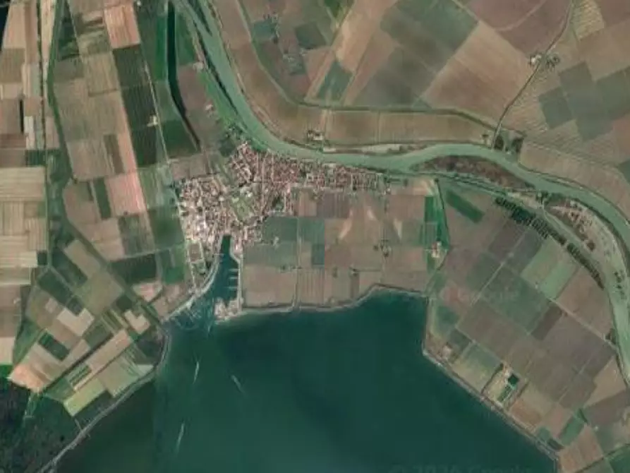 Immagine 16 di Villa in vendita  in Via Aldo Moro a Goro