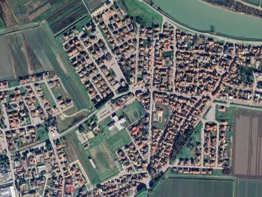 Immagine 17 di Villa in vendita  in Via Aldo Moro a Goro