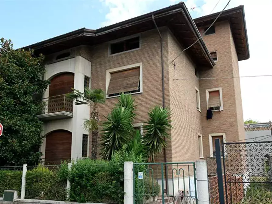 Immagine 2 di Appartamento in vendita  in Via Giovanni Pierpaoli a Fano