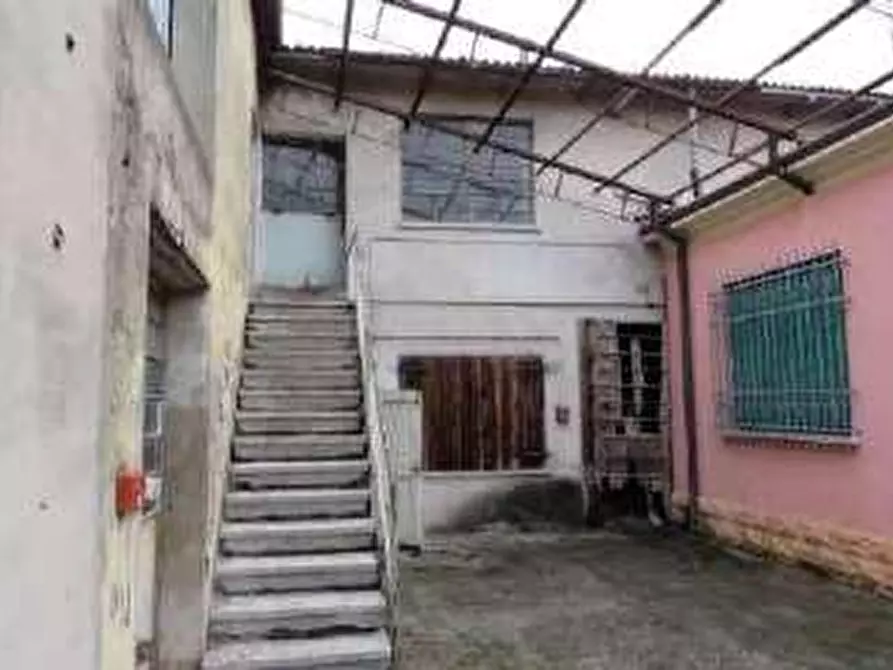 Immagine 2 di Magazzino in vendita  in Via Monte Grappa a Cerea