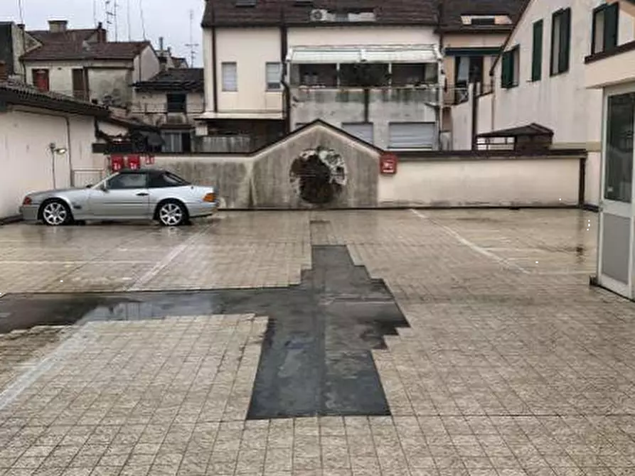 Immagine 5 di Posto auto in vendita  in Via Francesco Daverio a Forli'