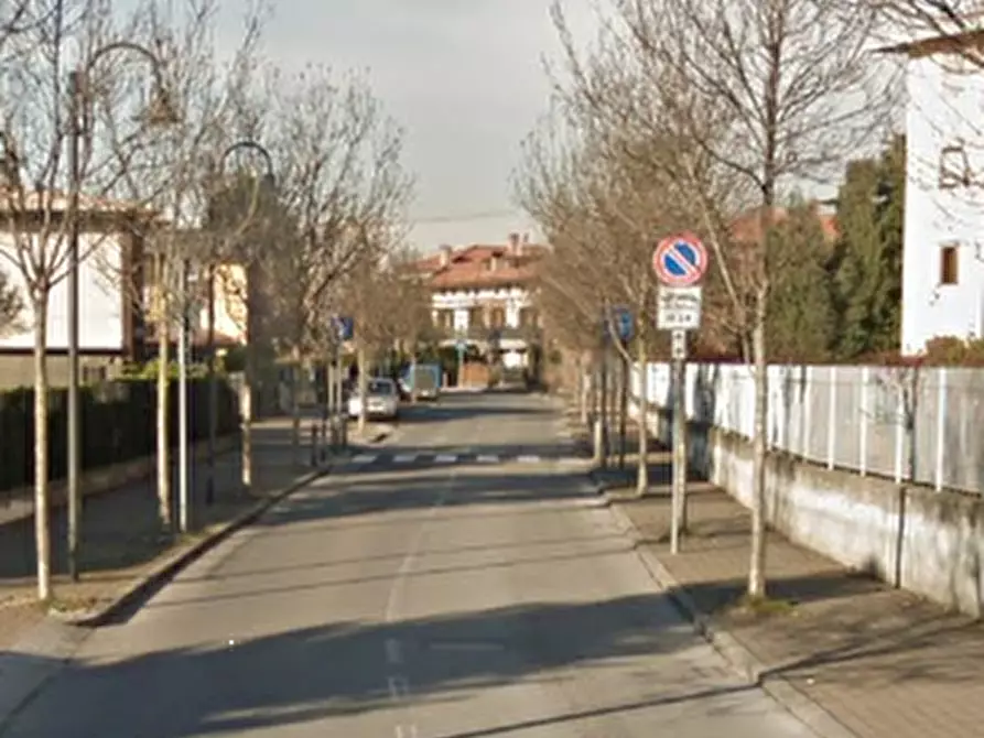 Immagine 10 di Garage in vendita  in Via Bravi a Terno D'isola