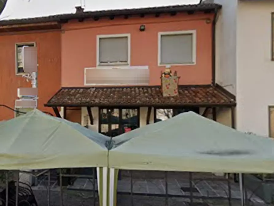 Immagine 3 di Negozio in vendita  in Via Enrico Fruch a Udine