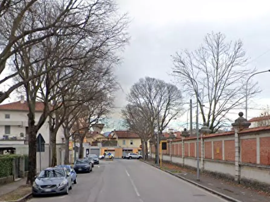 Immagine 12 di Negozio in vendita  in Via Enrico Fruch a Udine