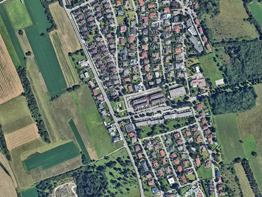 Immagine 2 di Stabile in vendita  in Via delle Rose a Campoformido