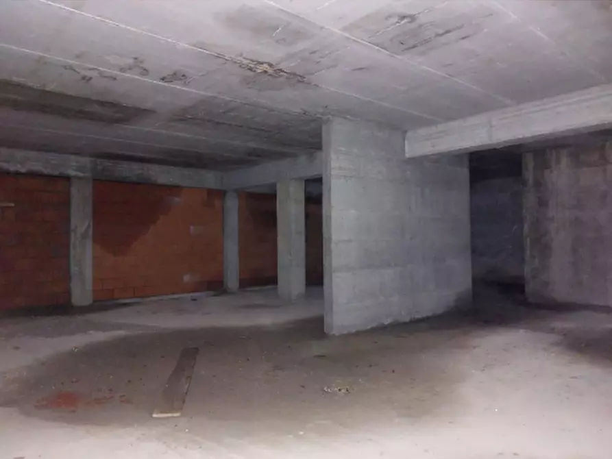 Immagine 10 di Stabile in vendita  in Via delle Rose a Campoformido