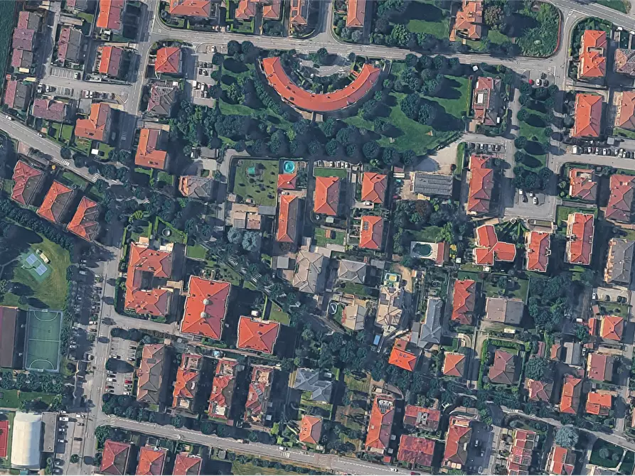 Immagine 1 di Garage in vendita  in Via Bravi a Terno D'isola