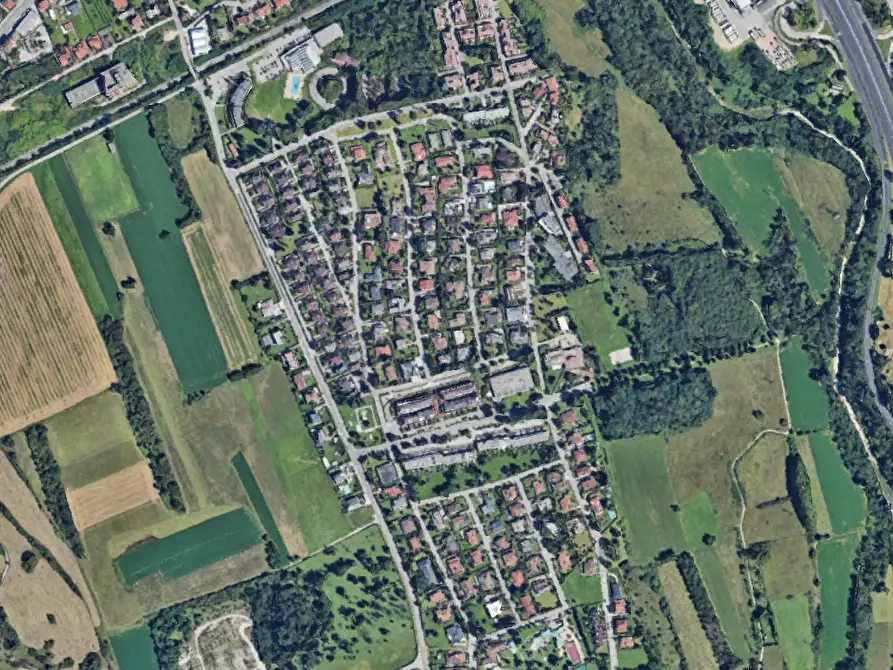 Immagine 3 di Stabile in vendita  in Via delle Rose a Campoformido