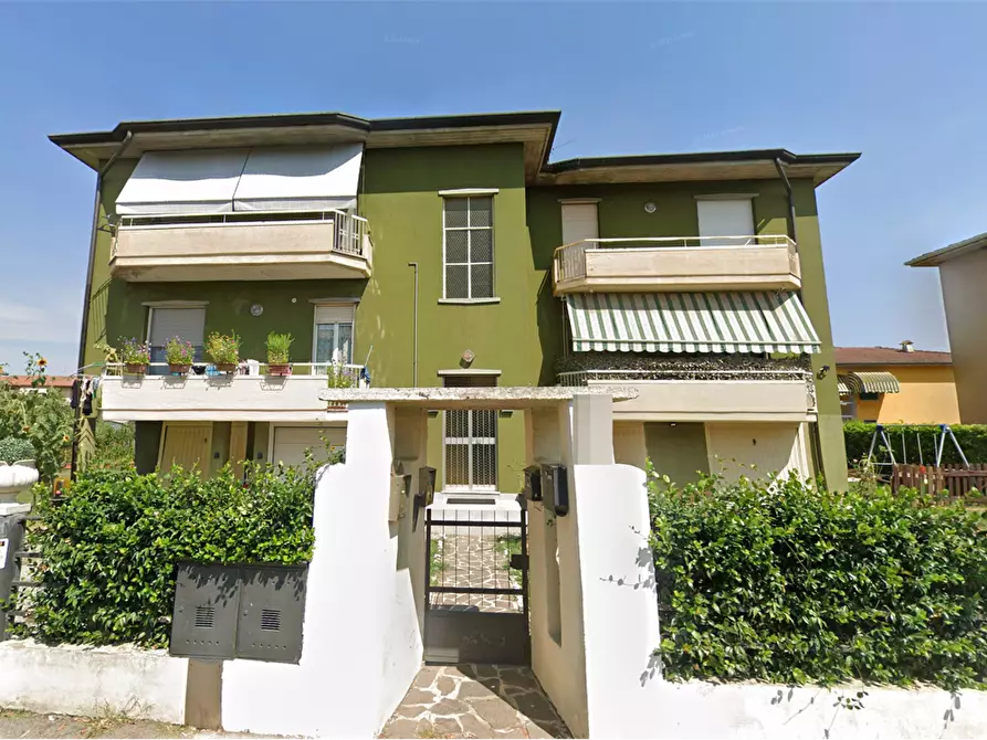 Immagine 2 di Appartamento in vendita  in Via G. Donizetti a Fara Olivana Con Sola