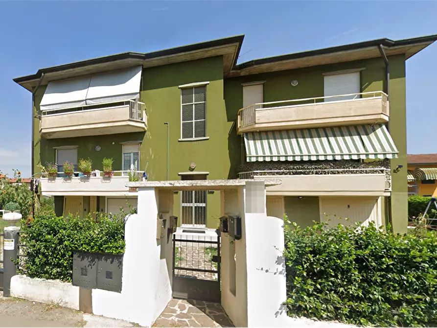 Immagine 8 di Appartamento in vendita  in Via G. Donizetti a Fara Olivana Con Sola