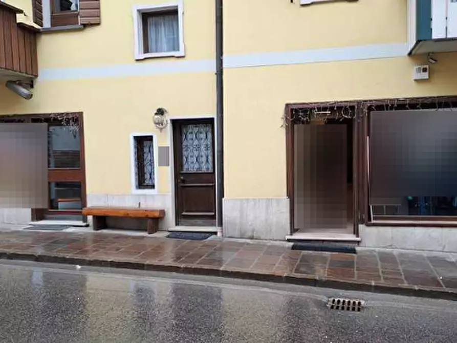Immagine 2 di Negozio in vendita  in Via Corte a Auronzo Di Cadore
