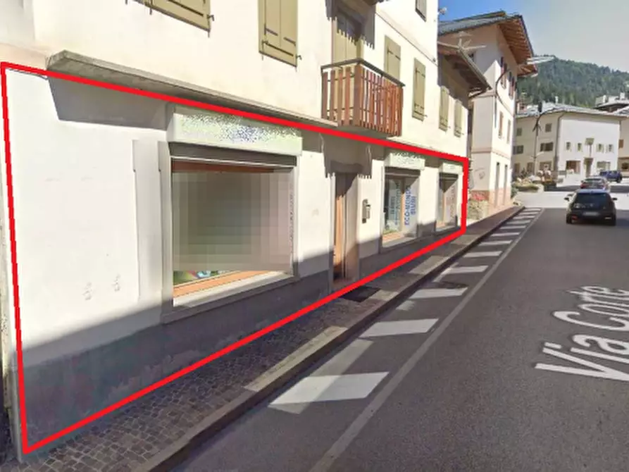 Immagine 3 di Negozio in vendita  in Via Corte a Auronzo Di Cadore