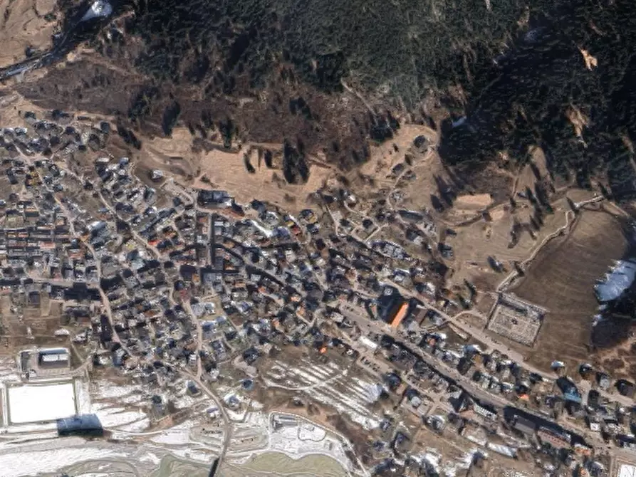 Immagine 16 di Negozio in vendita  in Via Corte a Auronzo Di Cadore