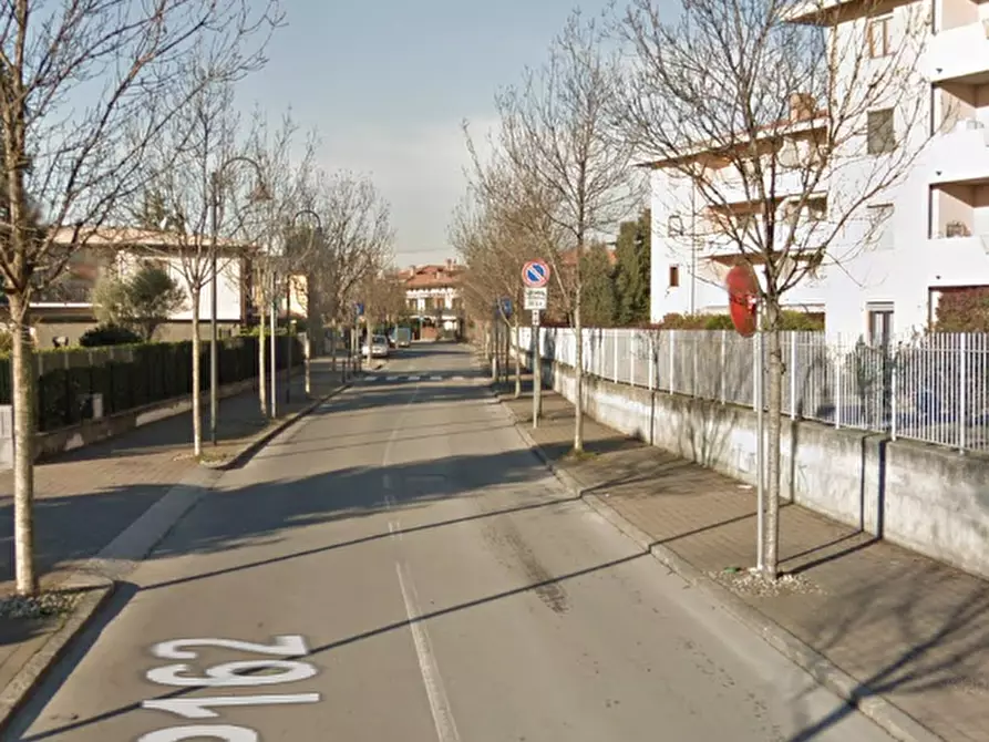 Immagine 10 di Garage in vendita  in Via Bravi a Terno D'isola