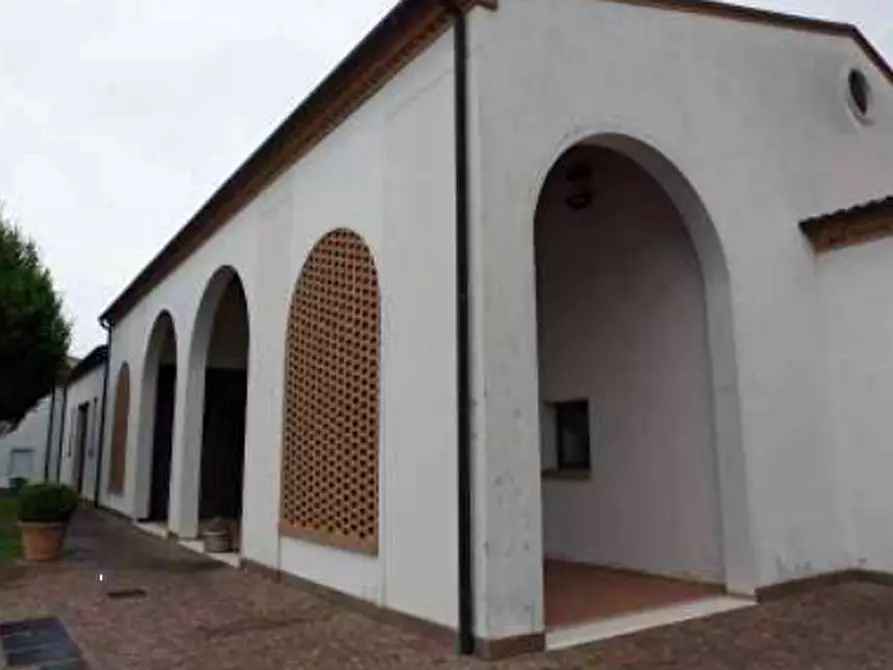 Immagine 4 di Stabile in vendita  in Via Malintrada a Gorgo Al Monticano