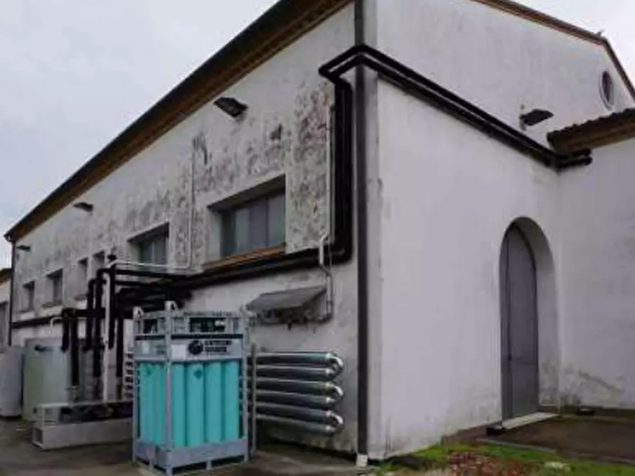 Immagine 11 di Stabile in vendita  in Via Malintrada a Gorgo Al Monticano