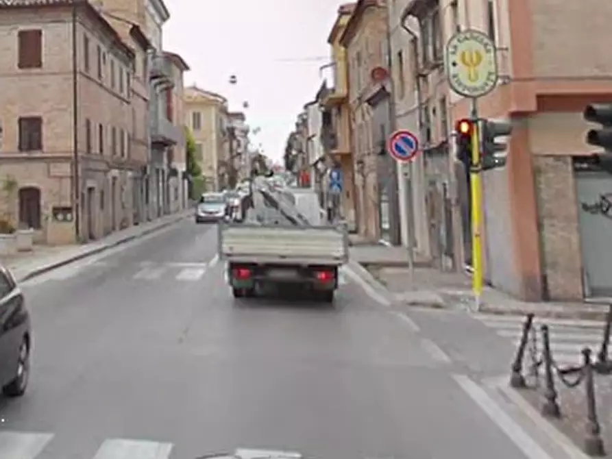 Immagine 16 di Negozio in vendita  in Via Giacomo Leopardi a Porto San Giorgio