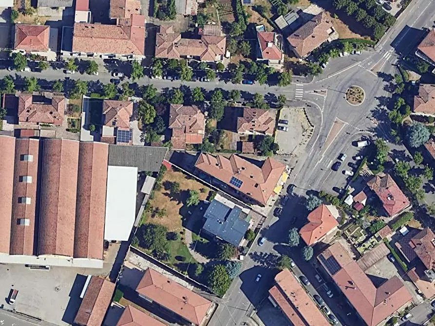 Immagine 17 di Negozio in vendita  in Via Caduti sul lavoro a Piacenza