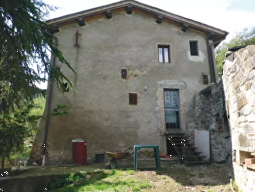 Immagine 3 di Rustico / casale in vendita  in Via di S. Cresci  a Borgo San Lorenzo