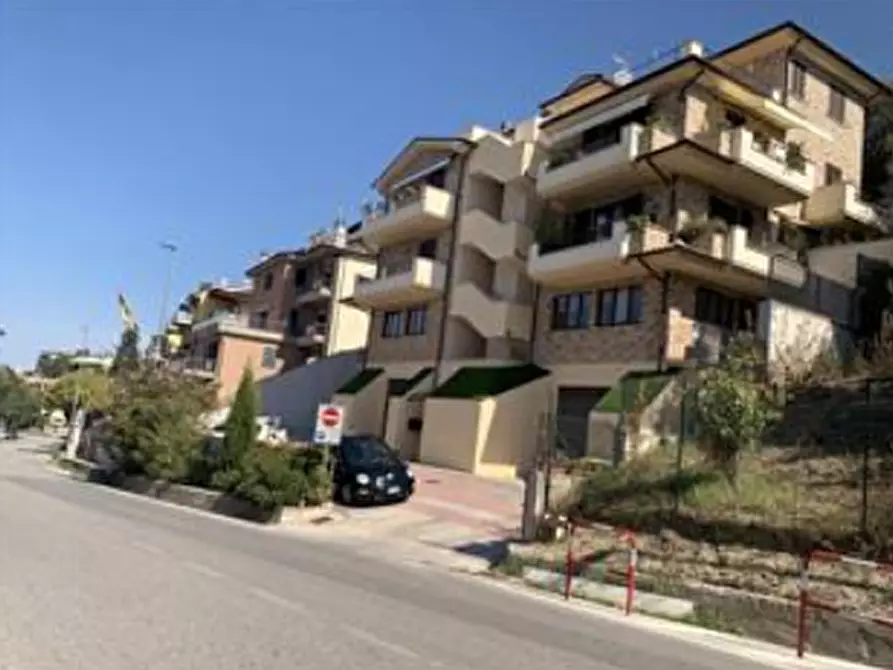 Immagine 2 di Garage in vendita  in Via XXV Aprile a Fermo
