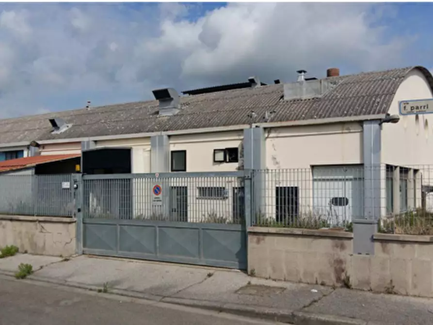 Immagine 1 di Negozio in vendita  in via Parri a Castelfiorentino