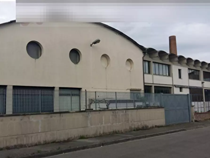 Immagine 2 di Negozio in vendita  in via Parri a Castelfiorentino