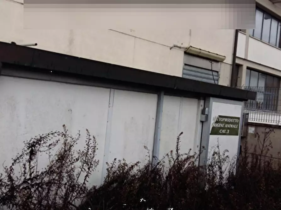 Immagine 4 di Negozio in vendita  in via Parri a Castelfiorentino