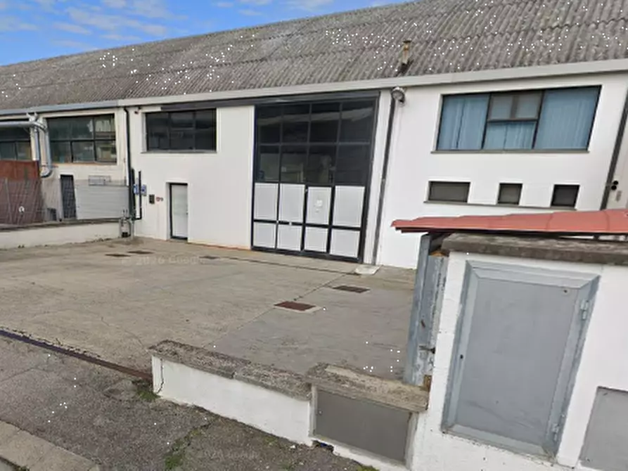 Immagine 8 di Negozio in vendita  in via Parri a Castelfiorentino