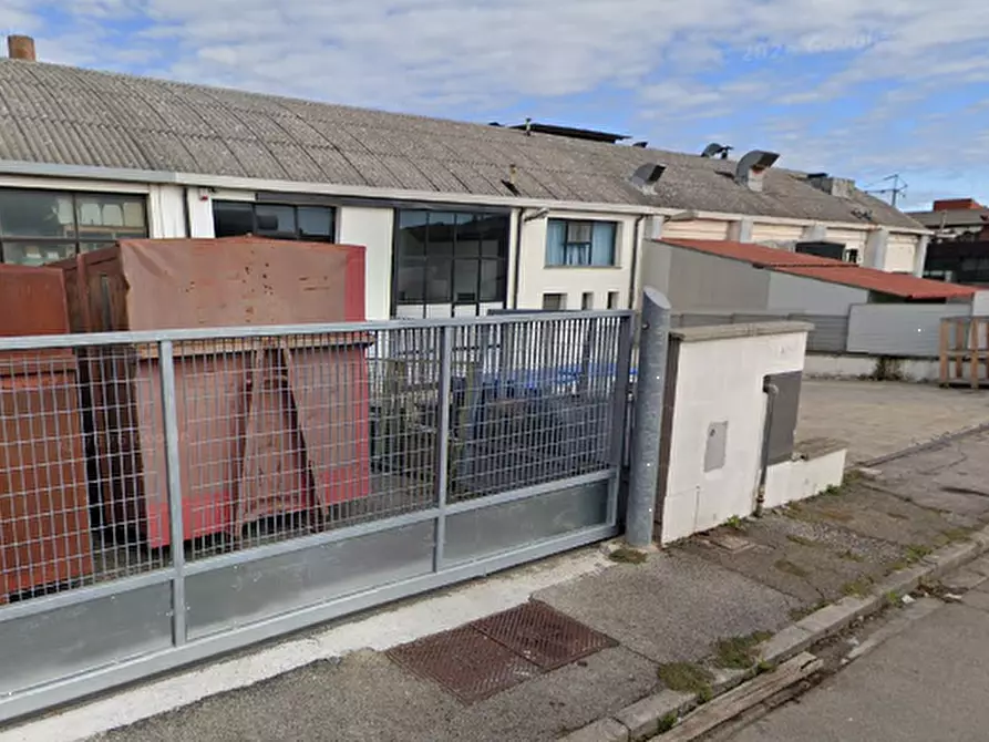 Immagine 9 di Negozio in vendita  in via Parri a Castelfiorentino