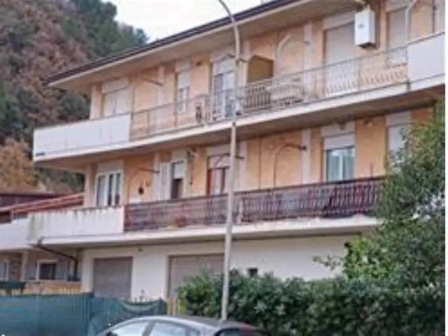 Immagine 1 di Magazzino in vendita  in Via Papa Giovanni XXIII a Pedaso