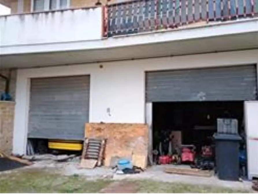 Immagine 2 di Magazzino in vendita  in Via Papa Giovanni XXIII a Pedaso