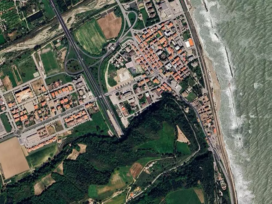 Immagine 9 di Magazzino in vendita  in Via Papa Giovanni XXIII a Pedaso