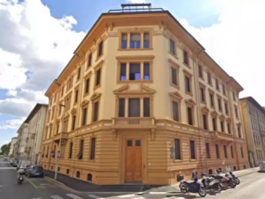 Immagine 3 di Appartamento in vendita  in via dei Della Robbia a Firenze