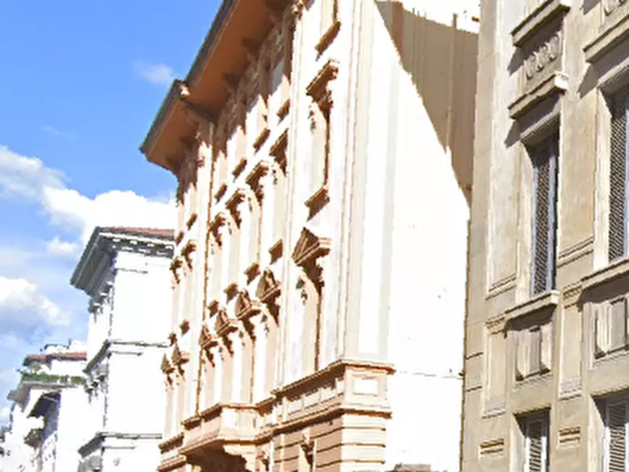 Immagine 8 di Appartamento in vendita  in via dei Della Robbia a Firenze