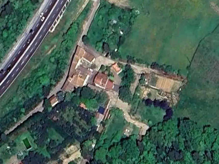 Immagine 21 di Rustico / casale in vendita  in via Carcheri a Lastra A Signa