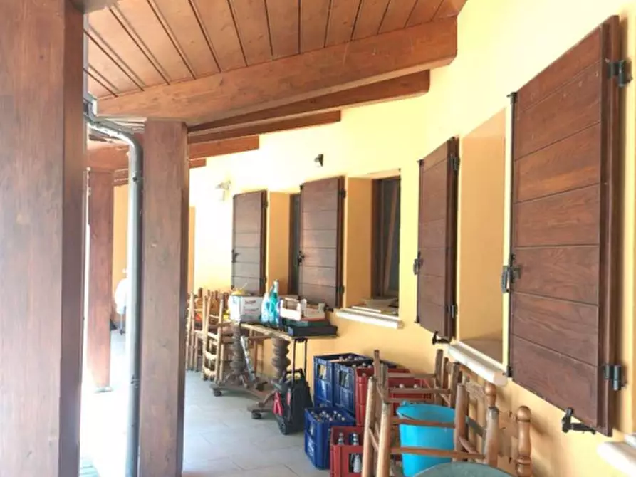 Immagine 3 di Villa in vendita  in Via Giuseppe di Vittorio a Borghi