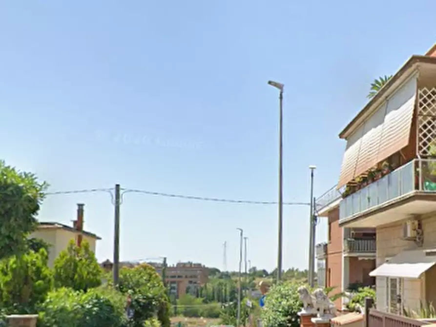 Immagine 3 di Negozio in vendita  in Via Fiamignano a Roma