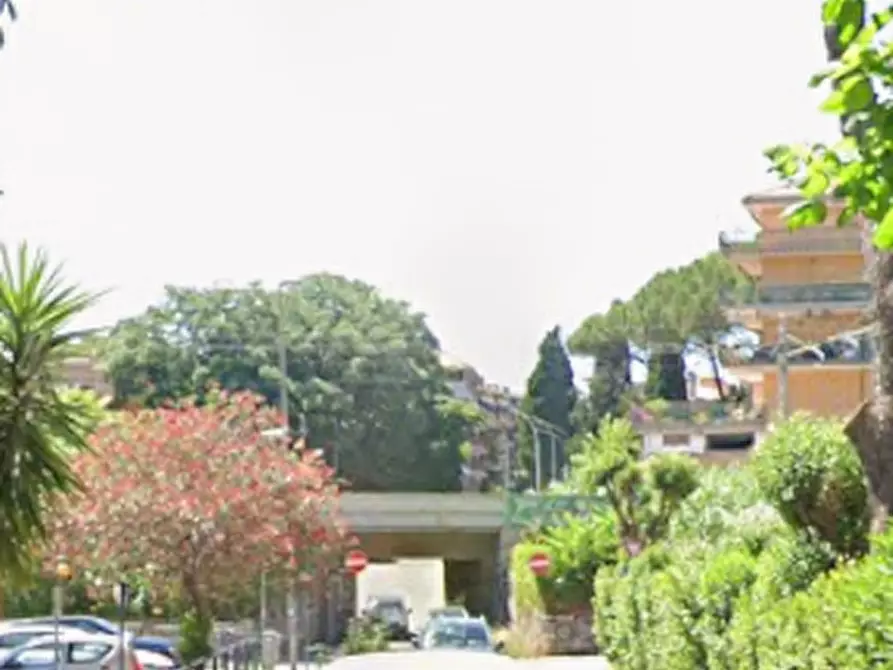 Immagine 3 di Appartamento in vendita  in Via di Villa Bonelli a Roma