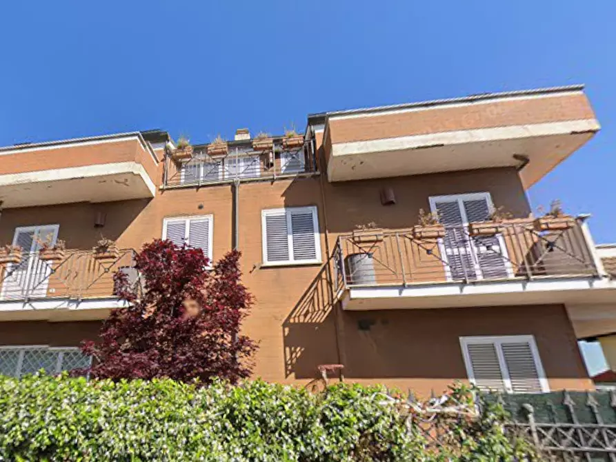 Immagine 1 di Porzione di casa in vendita  in Via S. Cipirello a Roma