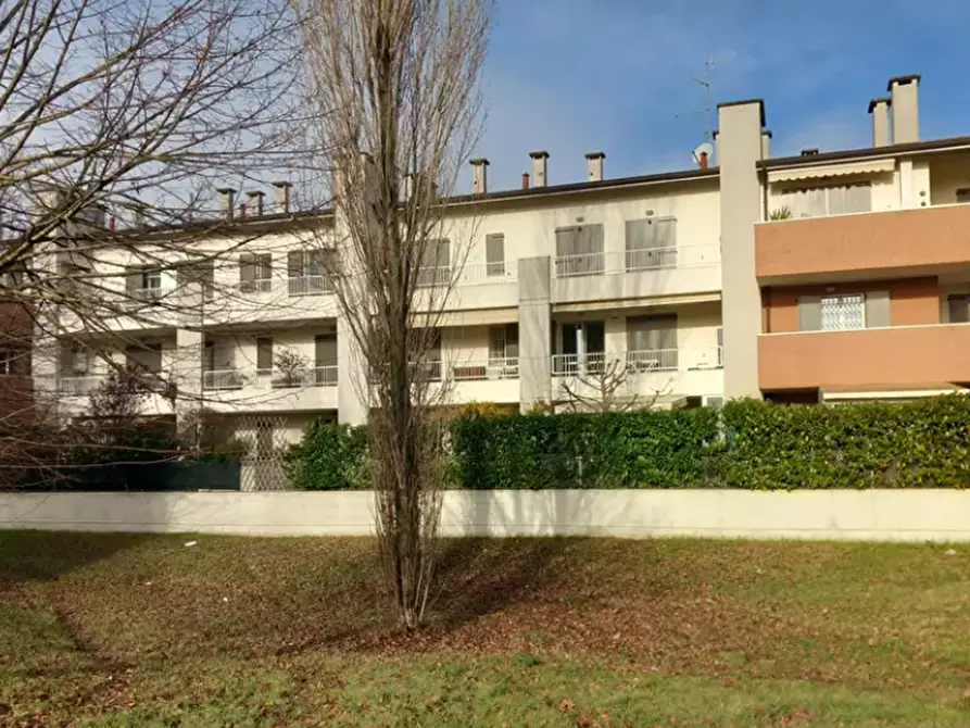 Immagine 2 di Appartamento in vendita  in Via Ubaldo Comandini a Ravenna