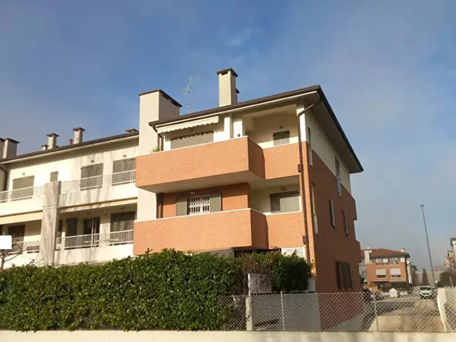 Immagine 1 di Appartamento in vendita  in Via Ubaldo Comandini a Ravenna