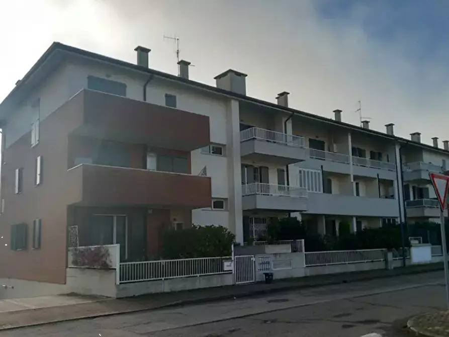 Immagine 4 di Appartamento in vendita  in Via Ubaldo Comandini a Ravenna