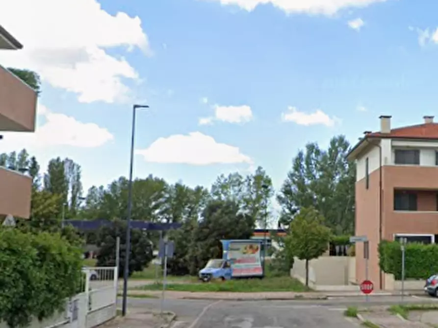 Immagine 16 di Appartamento in vendita  in Via Ubaldo Comandini a Ravenna